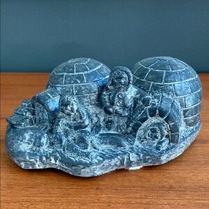 Wolf Original hand-carved soapstone beaver figurine, made in Canada.